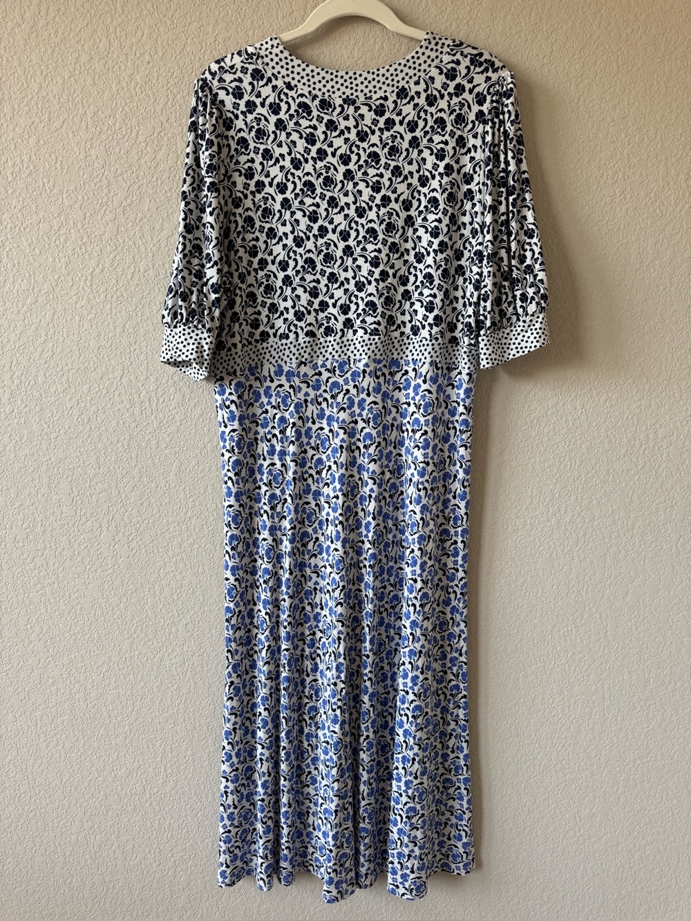 Boden Blue and White Floral V‑Neck Midi Dress Empire Waist 16/18 - Picture 6 of 9